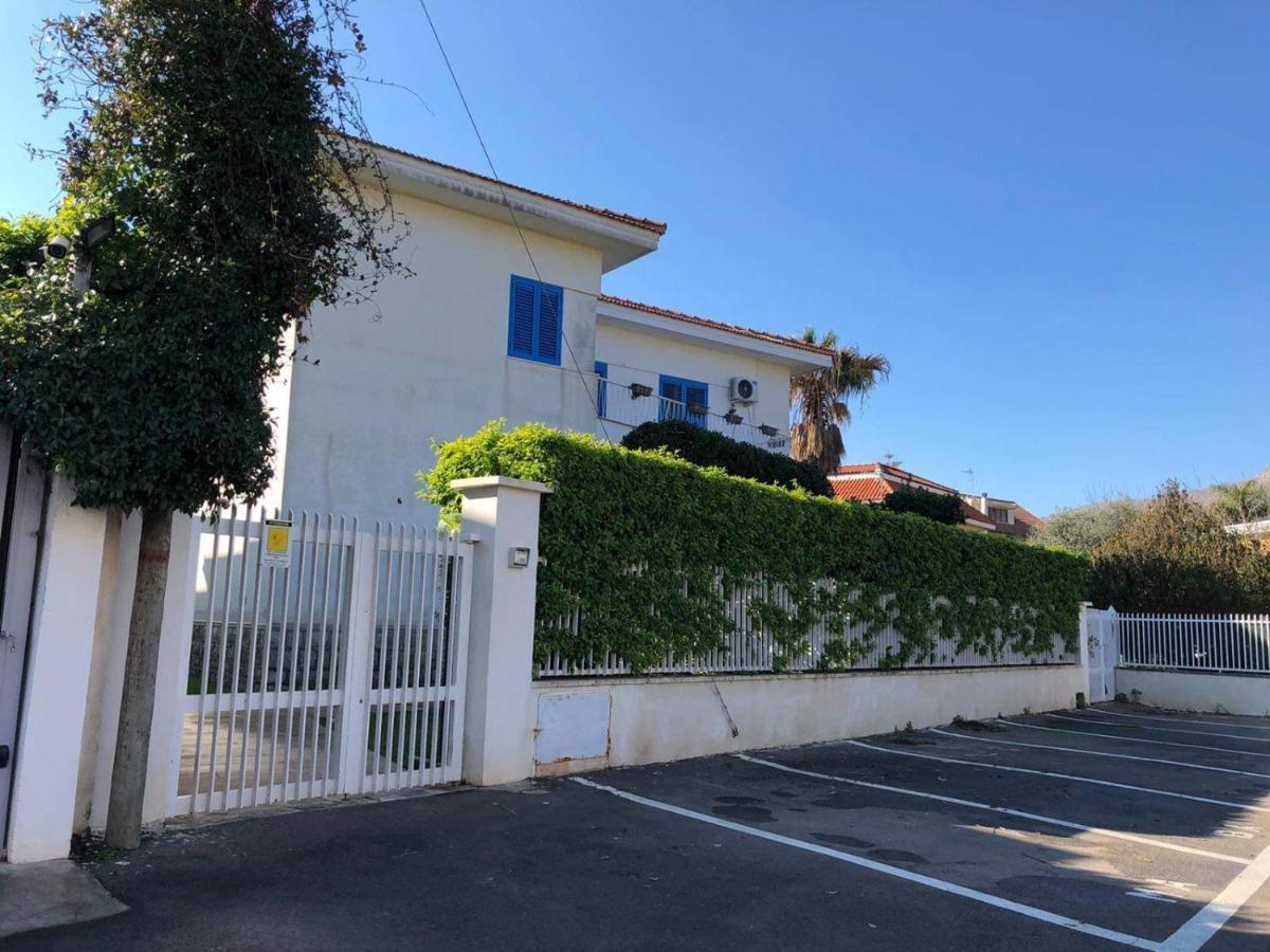 Вилла Mondello Beach The House With Green Lawns Экстерьер фото