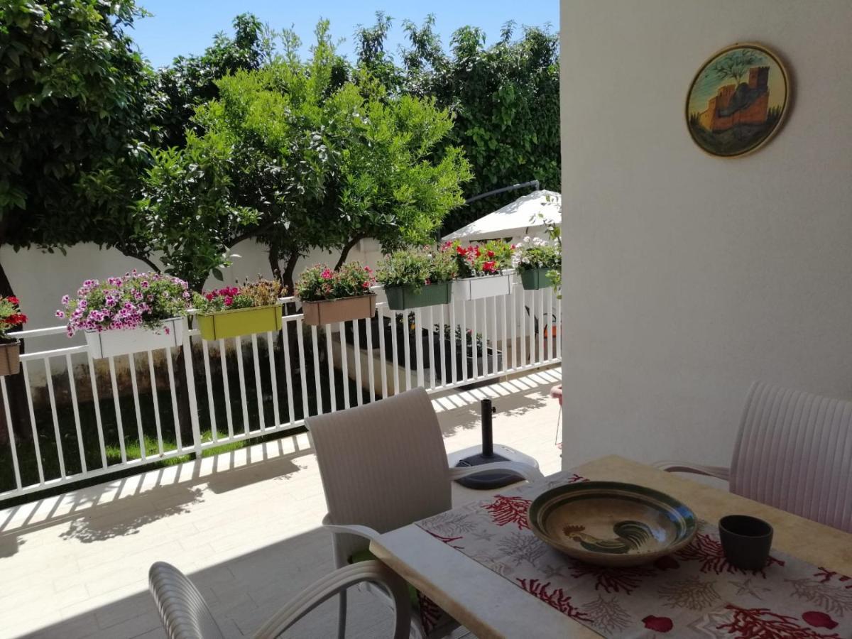 Вилла Mondello Beach The House With Green Lawns Экстерьер фото
